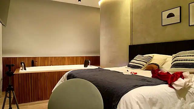 Sensualtease online show from December 24, 2024, 11:33 pm