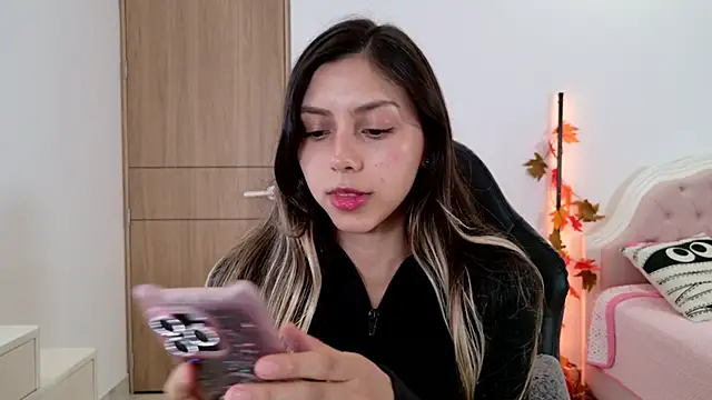 Sensualtease online show from October 1, 2025, 1:00 am