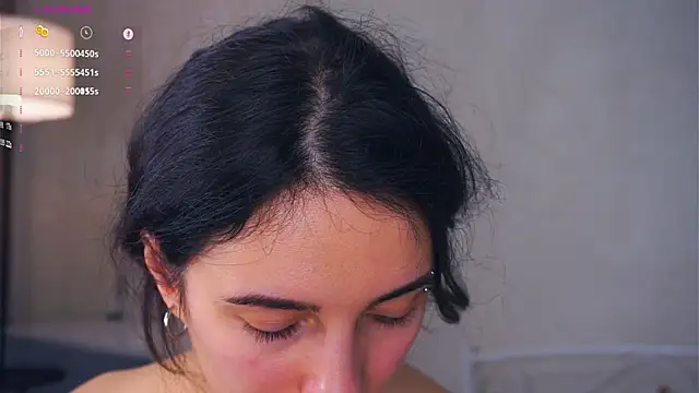 Holla Molly online show from March 6, 2025, 9:47 am