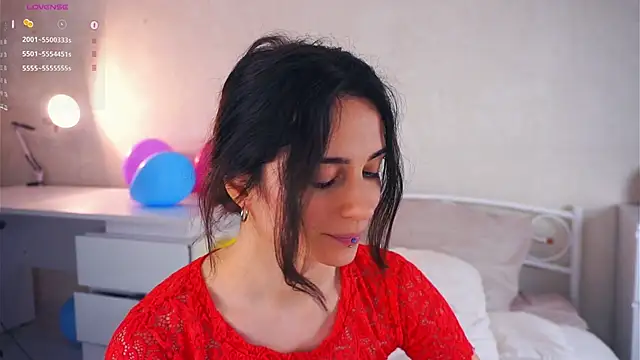 Holla Molly online show from March 23, 2025, 8:48 am