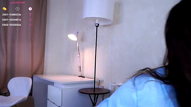 Holla Molly online show from October 27, 2025, 5:11 am