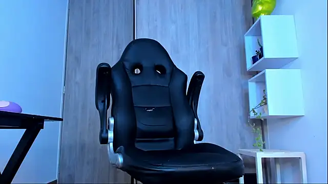 Snapshot of Ricardo_1998 chatting on March 5, 2025, 6:23 am Ricardo 1998 online show from March 5, 2025, 6:23 am