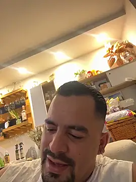 Snapshot of Ricardo_1998 chatting on October 26, 2025, 4:07 am Ricardo 1998 online show from October 26, 2025, 4:07 am