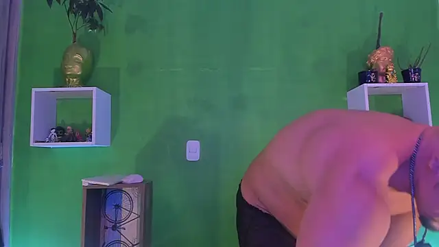 Snapshot of Ricardo_1998 chatting on October 27, 2025, 4:05 am Ricardo 1998 online show from October 27, 2025, 4:05 am