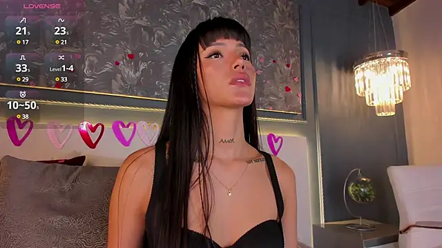 evamoretti online show from February 18, 2025, 2:05 am