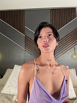 evamoretti online show from June 3, 2026, 11:21 pm