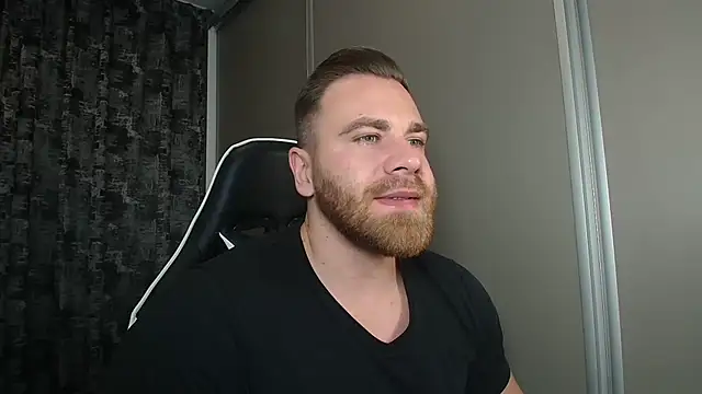 Thori92 online show from November 24, 2025, 7:02 pm