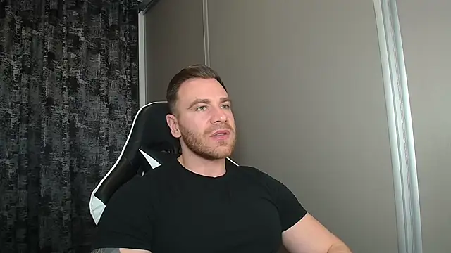 Thori92 online show from April 2, 2026, 5:43 pm