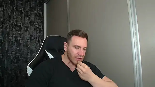 Thori92 online show from April 8, 2026, 5:46 pm