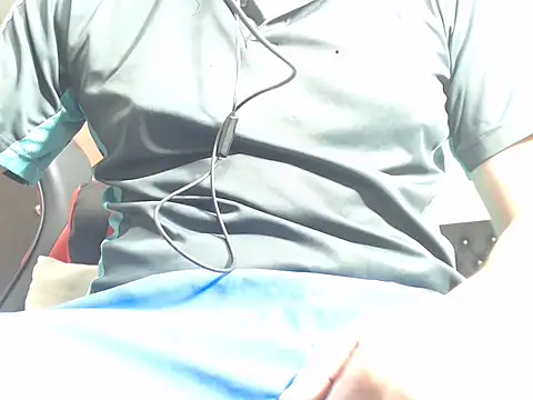 jeancarloscum12 online show from February 11, 2026, 11:43 pm