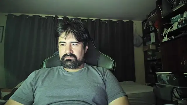 Snapshot of VonDoomdelToro chatting on July 2, 2026, 6:19 am VonDoomdelToro online show from July 2, 2026, 6:19 am
