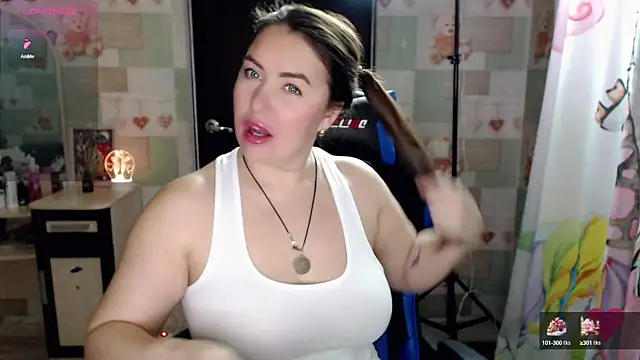 Snapshot of Korolek12 chatting on January 12, 2025, 12:44 pm Korolek12 online show from January 12, 2025, 12:44 pm