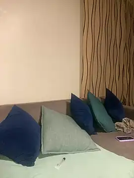 Snapshot of PETITE_NAOMI chatting on March 18, 2025, 1:53 am PETITE NAOMI online show from March 18, 2025, 1:53 am