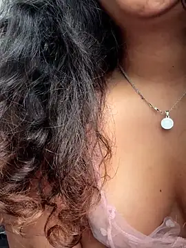 Peach Girll online show from February 25, 2026, 2:48 pm