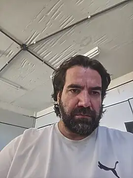 Snapshot of MysterBearMG chatting on May 5, 2026, 3:20 pm MysterBearMG online show from May 5, 2026, 3:20 pm