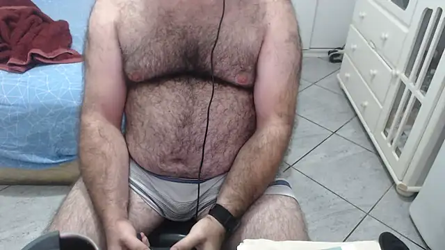 Snapshot of MysterBearMG chatting on May 30, 2026, 3:47 am MysterBearMG online show from May 30, 2026, 3:47 am