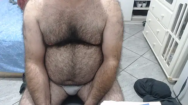 Snapshot of MysterBearMG chatting on June 2, 2026, 3:41 am MysterBearMG online show from June 2, 2026, 3:41 am