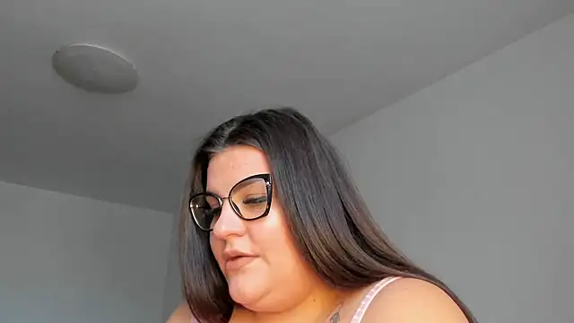 DaisiyWalker online show from January 22, 2025, 10:40 am