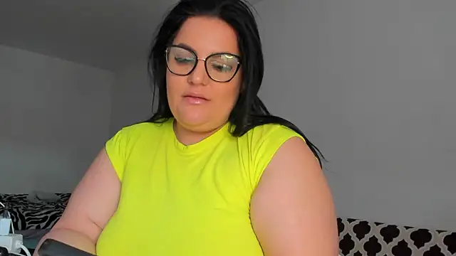 DaisiyWalker online show from March 16, 2025, 1:17 pm