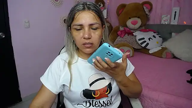 cum bigass online show from November 6, 2025, 12:17 pm