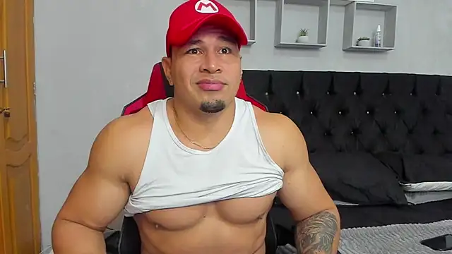 tyler hank01 online show from July 5, 2026, 12:39 am