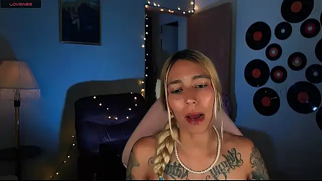 Saucy Jenn online show from February 21, 2025, 4:40 am