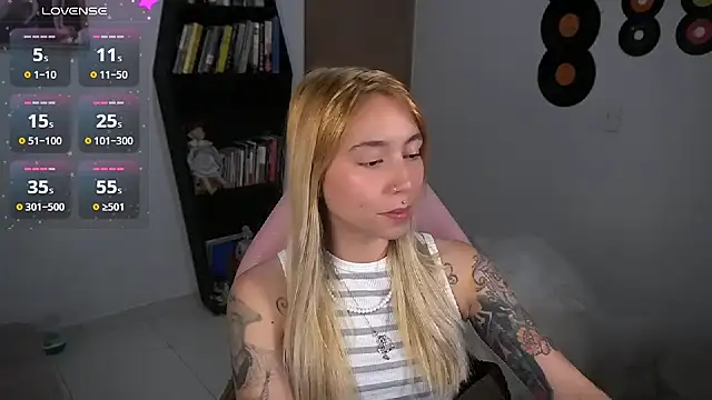 Saucy Jenn online show from September 17, 2025, 3:19 am