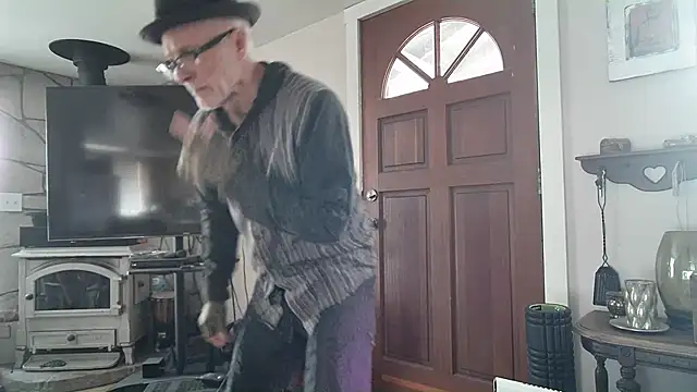 MoonDancer online show from February 11, 2025, 10:50 pm