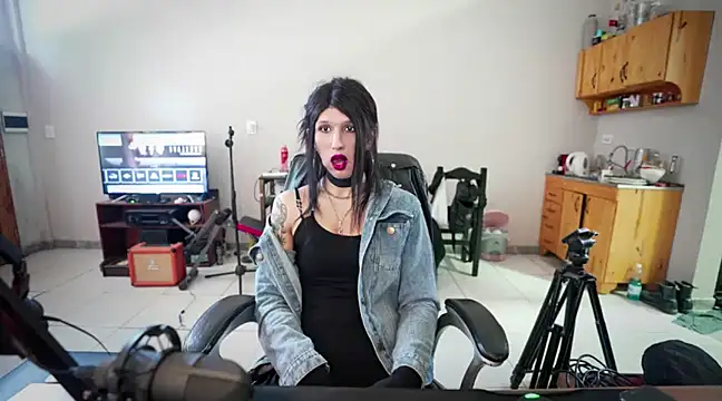 Snapshot of brenda_nataliaok chatting on March 13, 2025, 7:17 pm brenda nataliaok online show from March 13, 2025, 7:17 pm