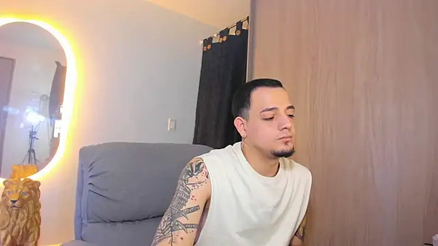 alejandro calderon1 online show from February 11, 2025, 6:08 am