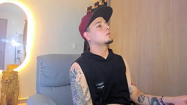 alejandro calderon1 online show from February 16, 2025, 7:48 am