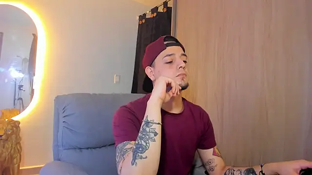 alejandro calderon1 online show from February 17, 2025, 5:14 am