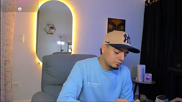 alejandro calderon1 online show from January 6, 2026, 5:11 am