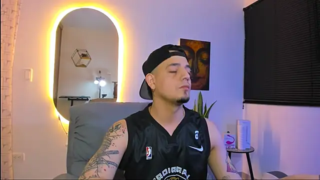 alejandro calderon1 online show from March 5, 2026, 4:19 am