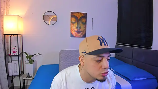 Snapshot of alejandro_calderon1 chatting on June 9, 2026, 3:07 am alejandro calderon1 online show from June 9, 2026, 3:07 am