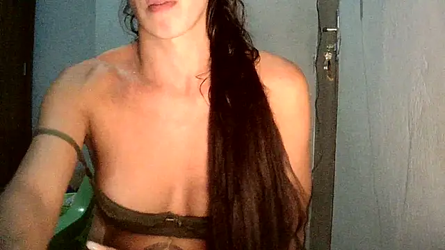 Snapshot of AlexiaDuucan chatting on September 26, 2025, 12:14 am AlexiaDuucan online show from September 26, 2025, 12:14 am