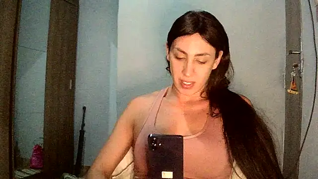 Snapshot of AlexiaDuucan chatting on October 9, 2025, 2:20 am AlexiaDuucan online show from October 9, 2025, 2:20 am