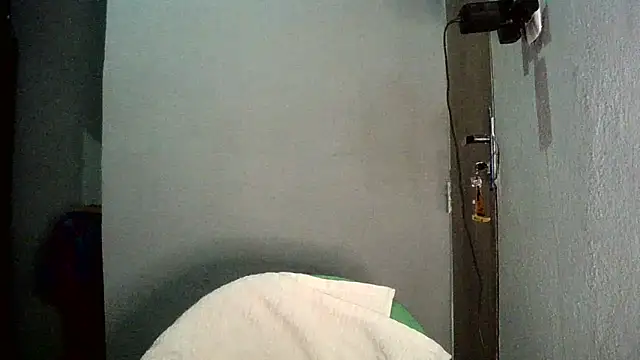 Snapshot of AlexiaDuucan chatting on October 22, 2025, 12:22 am AlexiaDuucan online show from October 22, 2025, 12:22 am