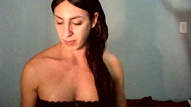 Snapshot of AlexiaDuucan chatting on November 4, 2025, 12:59 pm AlexiaDuucan online show from November 4, 2025, 12:59 pm