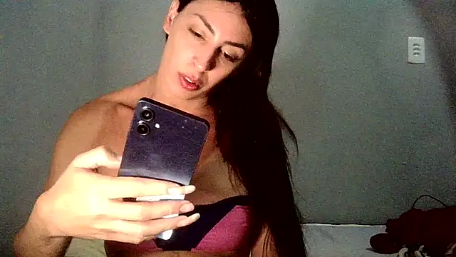 Snapshot of AlexiaDuucan chatting on November 6, 2025, 11:33 am AlexiaDuucan online show from November 6, 2025, 11:33 am