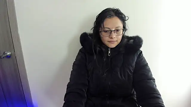 Snapshot of Kyomi_chang chatting on June 24, 2026, 12:37 pm Kyomi chang online show from June 24, 2026, 12:37 pm