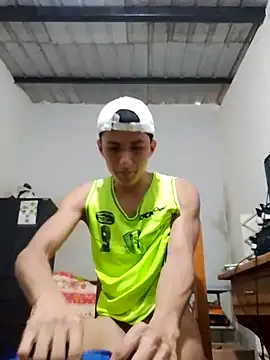 Snapshot of LucidJapan chatting on November 12, 2025, 2:17 pm LucidJapan online show from November 12, 2025, 2:17 pm