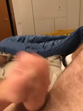 Snapshot of MagicKenzo99 chatting on December 19, 2024, 5:50 pm MagicKenzo99 online show from December 19, 2024, 5:50 pm