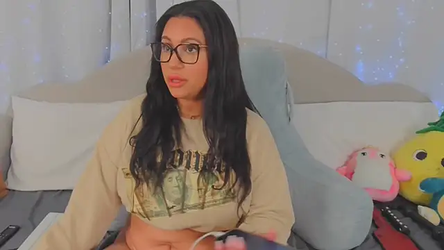 Snapshot of MeghanXO chatting on May 21, 2026, 2:35 pm MeghanXO online show from May 21, 2026, 2:35 pm