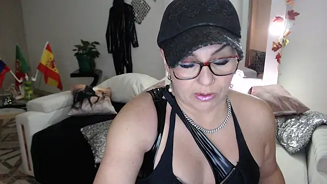 Snapshot of Myrnasexxx chatting on February 5, 2025, 11:50 pm Myrnasexxx online show from February 5, 2025, 11:50 pm