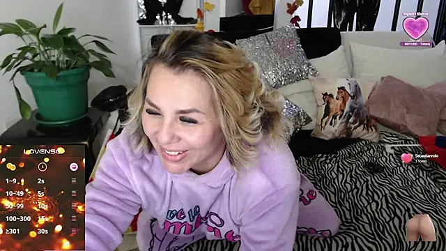 Snapshot of Myrnasexxx chatting on February 9, 2025, 11:25 am Myrnasexxx online show from February 9, 2025, 11:25 am