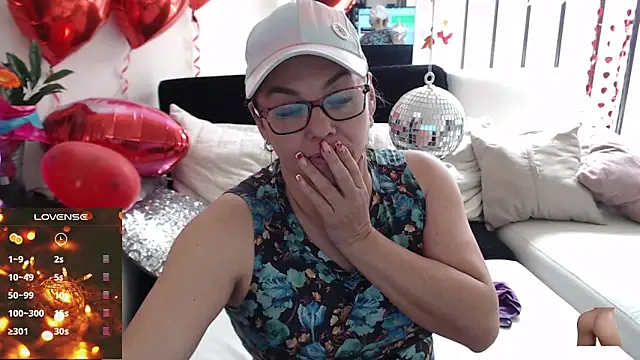 Snapshot of Myrnasexxx chatting on February 18, 2025, 6:04 pm Myrnasexxx online show from February 18, 2025, 6:04 pm