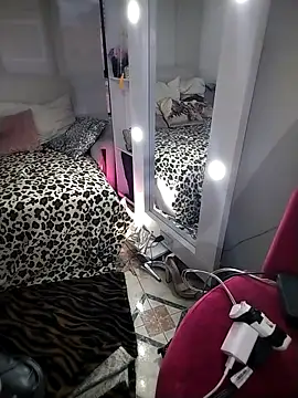 Snapshot of Myrnasexxx chatting on October 21, 2025, 10:43 pm Myrnasexxx online show from October 21, 2025, 10:43 pm