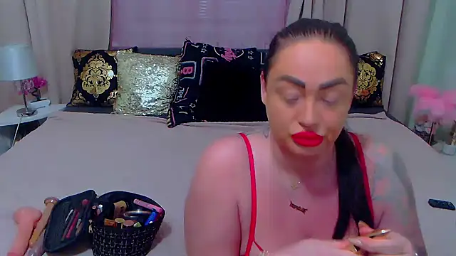 BustyVicky online show from December 7, 2024, 10:28 pm