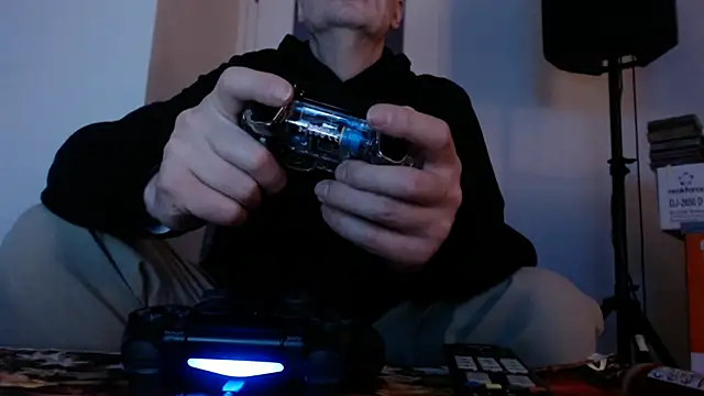 Snapshot of Cordt27 chatting on May 4, 2026, 7:54 pm Cordt27 online show from May 4, 2026, 7:54 pm
